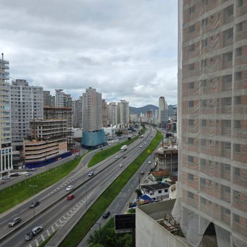 Apartamento com 3 suites 
