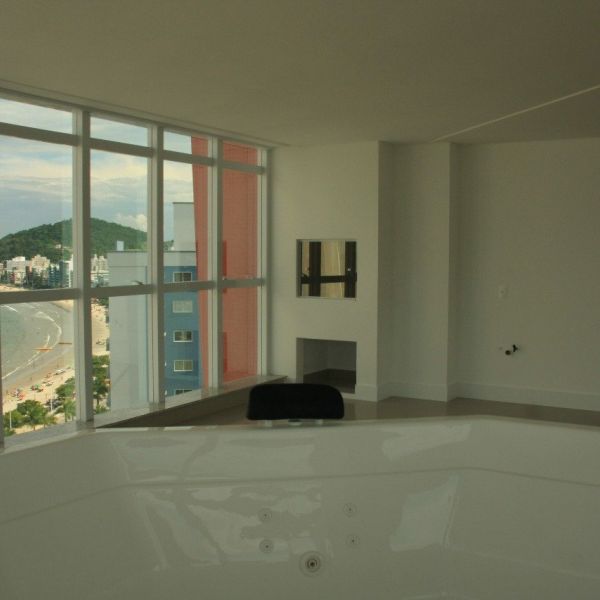Apartamento 6 Sutes Centro de Itapema