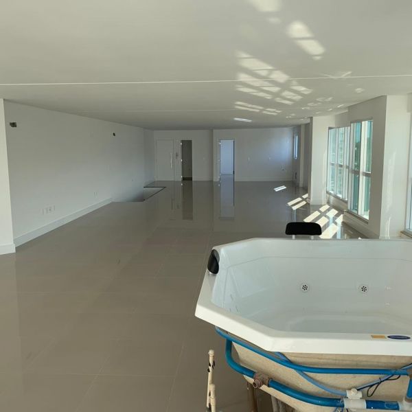 Apartamento 6 Sutes Centro de Itapema